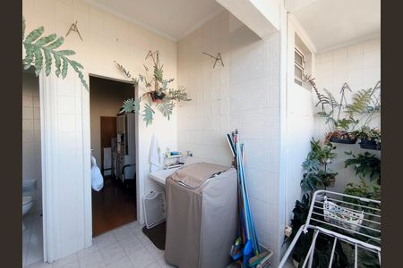 Apartamento à venda com 157m², 3 quartos e 2 vagas Apartamento à venda com 157m², 3 quartos e 2 vagasÁrea de Serviço
