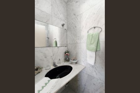 Apartamento à venda com 157m², 3 quartos e 2 vagas Apartamento à venda com 157m², 3 quartos e 2 vagasLavabo