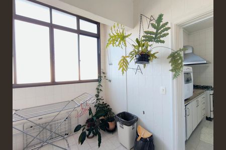Apartamento à venda com 157m², 3 quartos e 2 vagas Apartamento à venda com 157m², 3 quartos e 2 vagasÁrea de Serviço