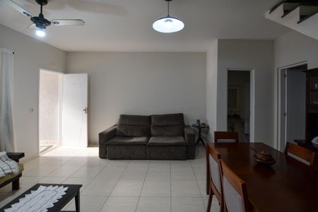 SALA de casa à venda com 3 quartos, 220m² em Jardim das Vertentes, São Paulo
