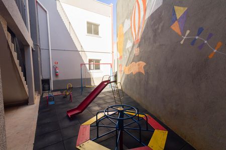 Apartamento para alugar com 42m², 2 quartos e 1 vaga Apartamento para alugar com 42m², 2 quartos e 1 vagaÁrea comum - Playground