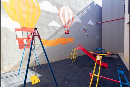 Apartamento para alugar com 42m², 2 quartos e 1 vaga Apartamento para alugar com 42m², 2 quartos e 1 vagaÁrea comum - Playground
