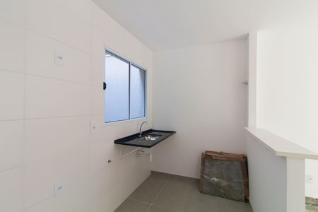 Cozinha de apartamento para alugar com 2 quartos, 42m² em Jardim Robru, São Paulo