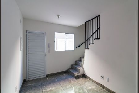 Sala de apartamento para alugar com 2 quartos, 42m² em Jardim Robru, São Paulo