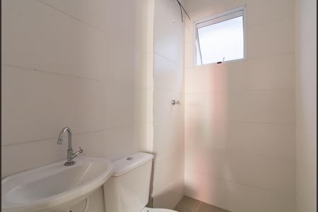 Banheiro de apartamento para alugar com 2 quartos, 42m² em Jardim Robru, São Paulo