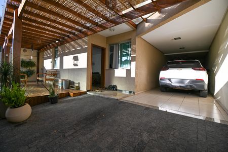 Casa para alugar com 361m², 3 quartos e 3 vagas Casa para alugar com 361m², 3 quartos e 3 vagasGaragem