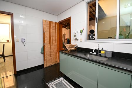Casa para alugar com 361m², 3 quartos e 3 vagas Casa para alugar com 361m², 3 quartos e 3 vagasCozinha