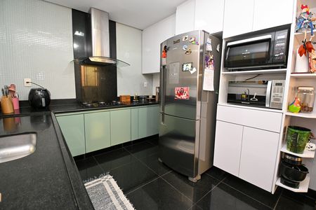 Casa para alugar com 361m², 3 quartos e 3 vagas Casa para alugar com 361m², 3 quartos e 3 vagasCozinha