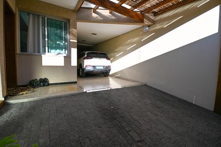 Casa para alugar com 361m², 3 quartos e 3 vagas Casa para alugar com 361m², 3 quartos e 3 vagasGaragem