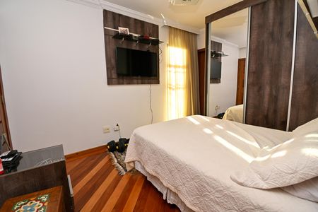 Casa para alugar com 361m², 3 quartos e 3 vagas Casa para alugar com 361m², 3 quartos e 3 vagasQuarto Suíte