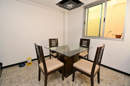 Casa para alugar com 361m², 3 quartos e 3 vagas Casa para alugar com 361m², 3 quartos e 3 vagasCopa