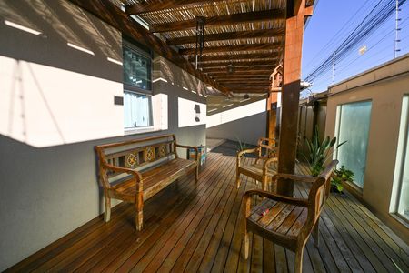 Casa para alugar com 361m², 3 quartos e 3 vagas Casa para alugar com 361m², 3 quartos e 3 vagasVaranda