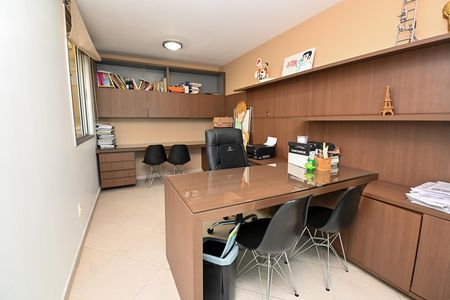 Casa para alugar com 361m², 3 quartos e 3 vagas Casa para alugar com 361m², 3 quartos e 3 vagasEscritório