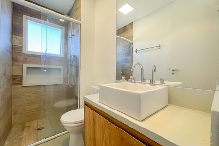 Apartamento para alugar com 67m², 2 quartos e 1 vaga Apartamento para alugar com 67m², 2 quartos e 1 vagaBanheiro da Suíte