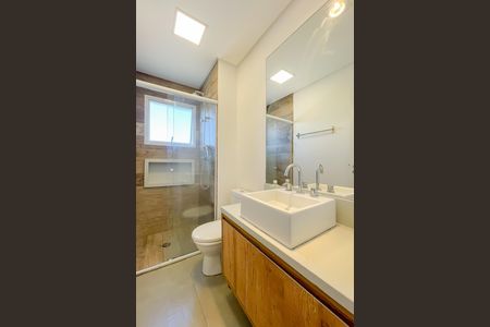 Apartamento para alugar com 67m², 2 quartos e 1 vaga Apartamento para alugar com 67m², 2 quartos e 1 vagaBanheiro da Suíte