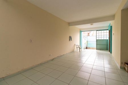Casa à venda com 195m², 3 quartos e 2 vagas Casa à venda com 195m², 3 quartos e 2 vagasÁrea comum