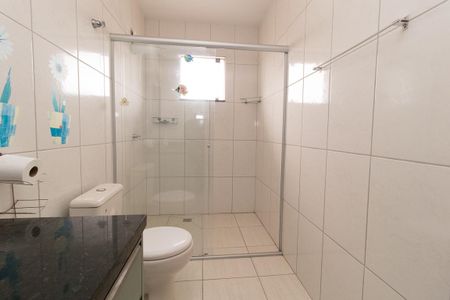 Casa à venda com 195m², 3 quartos e 2 vagas Casa à venda com 195m², 3 quartos e 2 vagasBanheiro Social