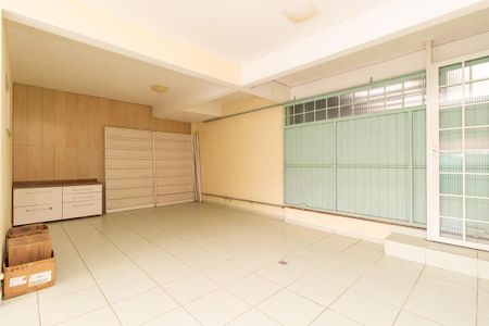 Casa à venda com 195m², 3 quartos e 2 vagas Casa à venda com 195m², 3 quartos e 2 vagasÁrea comum