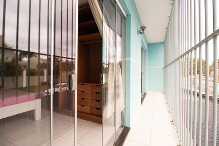 Casa à venda com 195m², 3 quartos e 2 vagas Casa à venda com 195m², 3 quartos e 2 vagasSacada