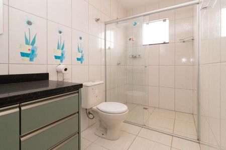 Casa à venda com 195m², 3 quartos e 2 vagas Casa à venda com 195m², 3 quartos e 2 vagasBanheiro Social