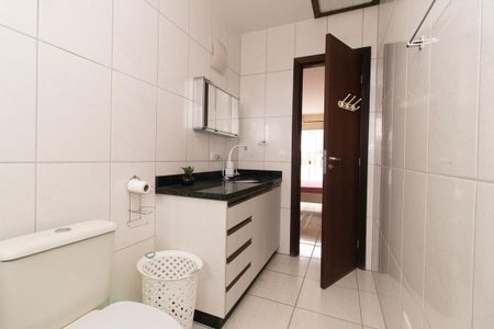 Casa à venda com 195m², 3 quartos e 2 vagas Casa à venda com 195m², 3 quartos e 2 vagasBanheiro da Suíte