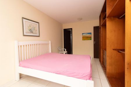 Casa à venda com 195m², 3 quartos e 2 vagas Casa à venda com 195m², 3 quartos e 2 vagasQuarto 2 - Suíte