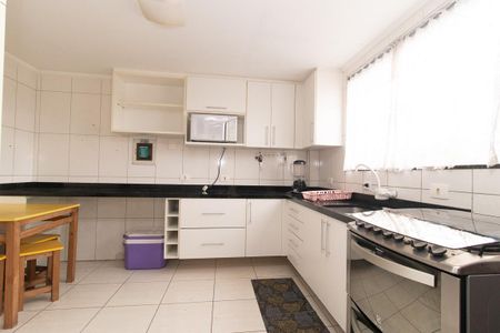 Casa à venda com 195m², 3 quartos e 2 vagas Casa à venda com 195m², 3 quartos e 2 vagasCozinha - Armários