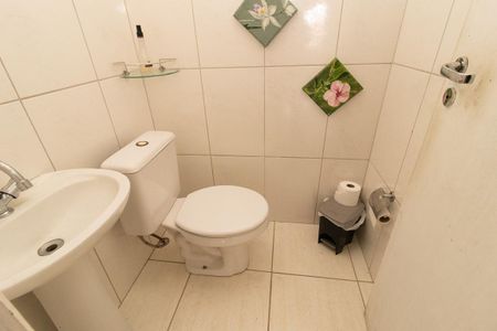 Casa à venda com 195m², 3 quartos e 2 vagas Casa à venda com 195m², 3 quartos e 2 vagasLavabo
