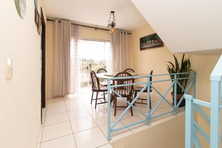 Casa à venda com 195m², 3 quartos e 2 vagas Casa à venda com 195m², 3 quartos e 2 vagasSala de Jantar