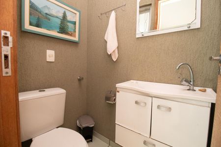 Casa à venda com 195m², 3 quartos e 2 vagas Casa à venda com 195m², 3 quartos e 2 vagasBanheiro de serviço