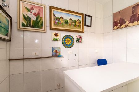 Casa à venda com 195m², 3 quartos e 2 vagas Casa à venda com 195m², 3 quartos e 2 vagasEscritório