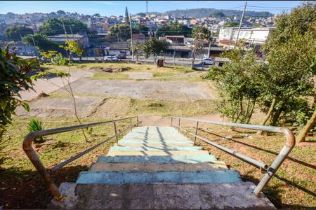 Apartamento à venda com 62m², 2 quartos e 1 vagaEscada