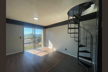 Apartamento para alugar com 70m², 2 quartos e 1 vaga