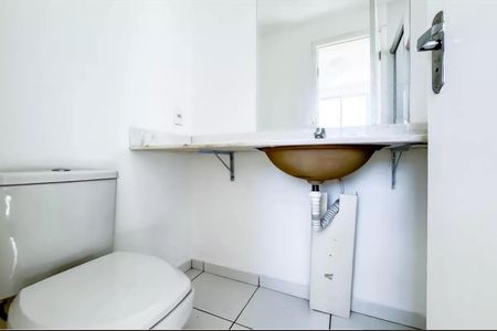 Banheiro de apartamento à venda com 3 quartos, 68m² em Vila Amaral, Belo Horizonte