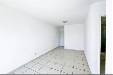 Sala de apartamento à venda com 3 quartos, 68m² em Vila Amaral, Belo Horizonte