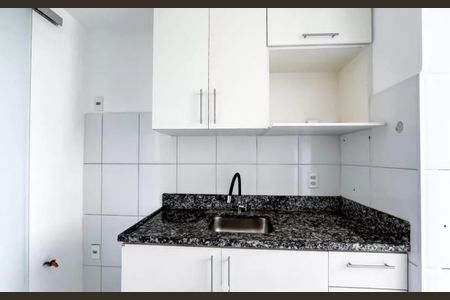 Cozinha de apartamento à venda com 3 quartos, 68m² em Vila Amaral, Belo Horizonte