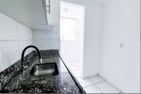 Cozinha de apartamento à venda com 3 quartos, 68m² em Vila Amaral, Belo Horizonte