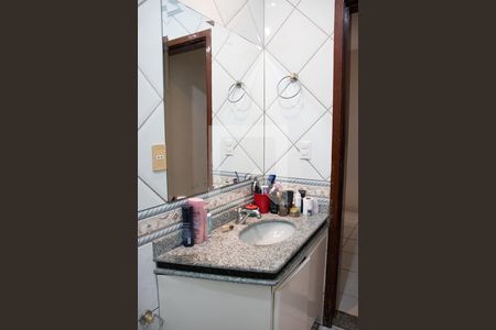 Casa à venda com 4 quartos, 240m² em Jardim Novo Mundo, Goiânia