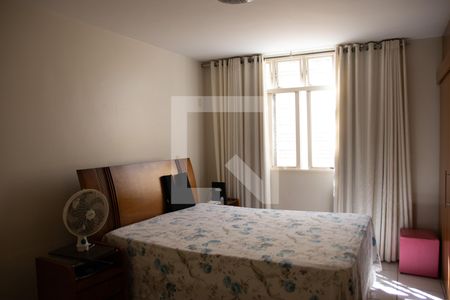 Casa à venda com 240m², 4 quartos e 3 vagas