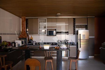 Casa à venda com 240m², 4 quartos e 3 vagas