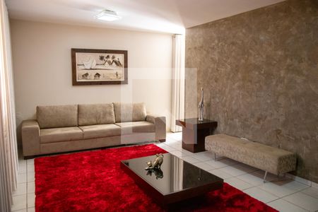 Casa à venda com 4 quartos, 240m² em Jardim Novo Mundo, Goiânia
