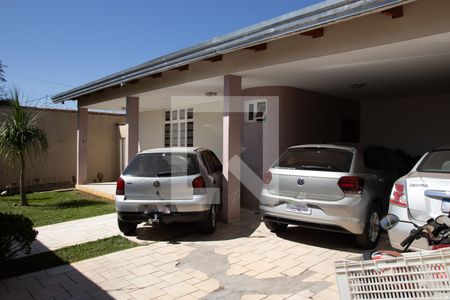 Casa à venda com 240m², 4 quartos e 3 vagas