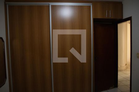 Casa à venda com 240m², 4 quartos e 3 vagas