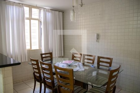 Casa à venda com 240m², 4 quartos e 3 vagas
