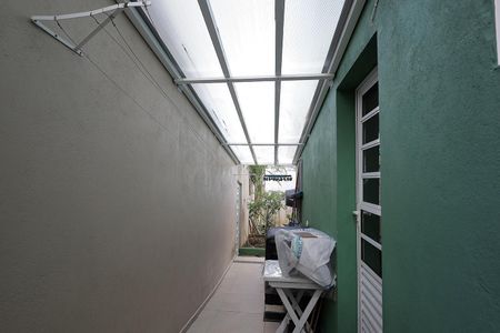 Casa à venda com 150m², 3 quartos e 2 vagas Casa à venda com 150m², 3 quartos e 2 vagasCorredor