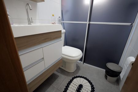 Casa à venda com 150m², 3 quartos e 2 vagas Casa à venda com 150m², 3 quartos e 2 vagasBanheiro
