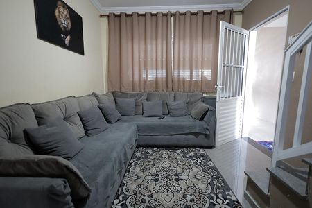 Casa à venda com 150m², 3 quartos e 2 vagas Casa à venda com 150m², 3 quartos e 2 vagasSala