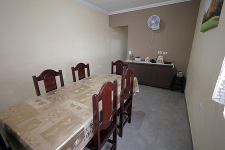 Casa à venda com 150m², 3 quartos e 2 vagas Casa à venda com 150m², 3 quartos e 2 vagasCopa