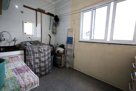 Casa à venda com 150m², 3 quartos e 2 vagas Casa à venda com 150m², 3 quartos e 2 vagasÁrea de Serviço