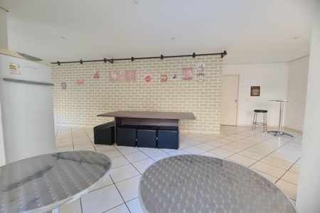 Apartamento para alugar com 50m², 2 quartos e 1 vaga Apartamento para alugar com 50m², 2 quartos e 1 vagaÁrea comum - Jogos